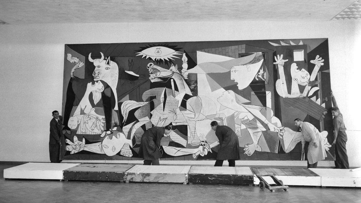 Plaatsen Guernica van Picasso in Stedelijk Museum Bestanddeelnr 907 8864