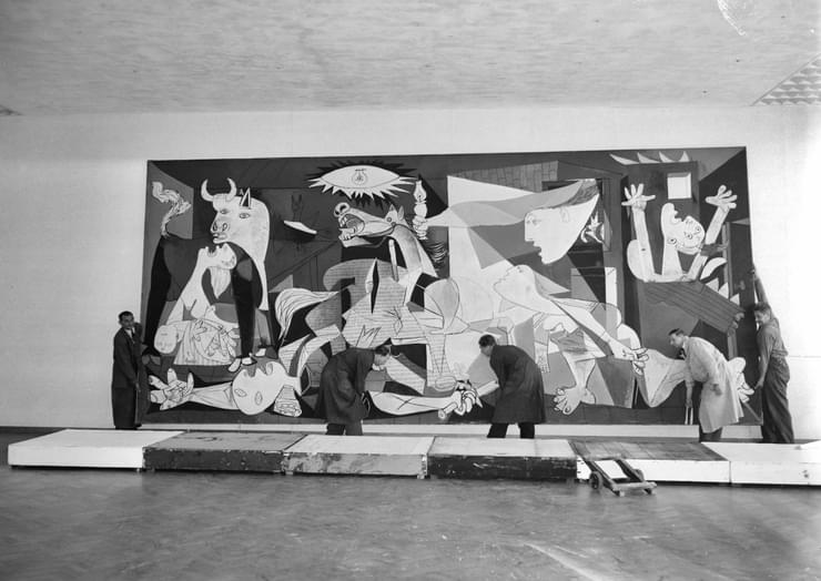 Plaatsen Guernica van Picasso in Stedelijk Museum Bestanddeelnr 907 8864